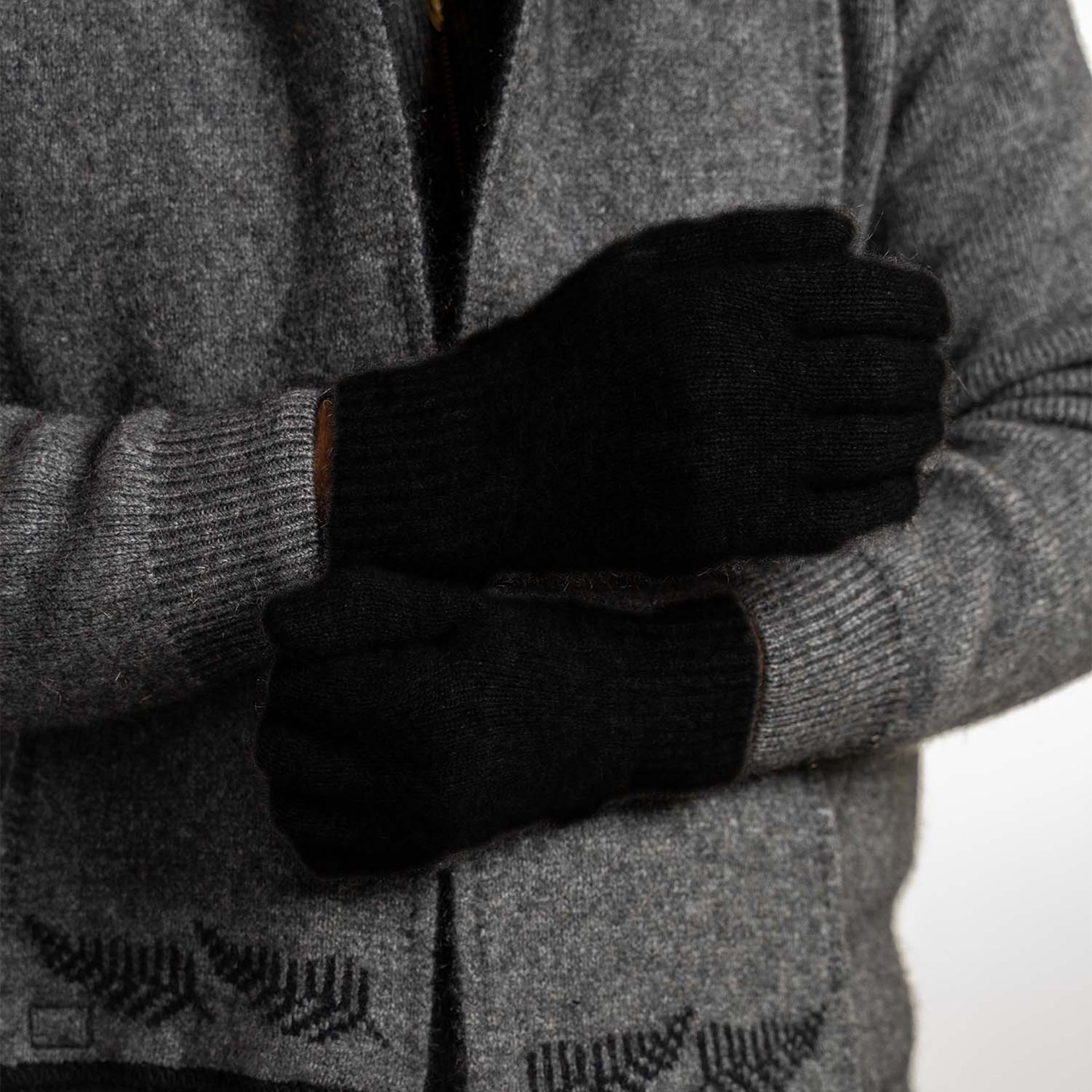 Black / Large