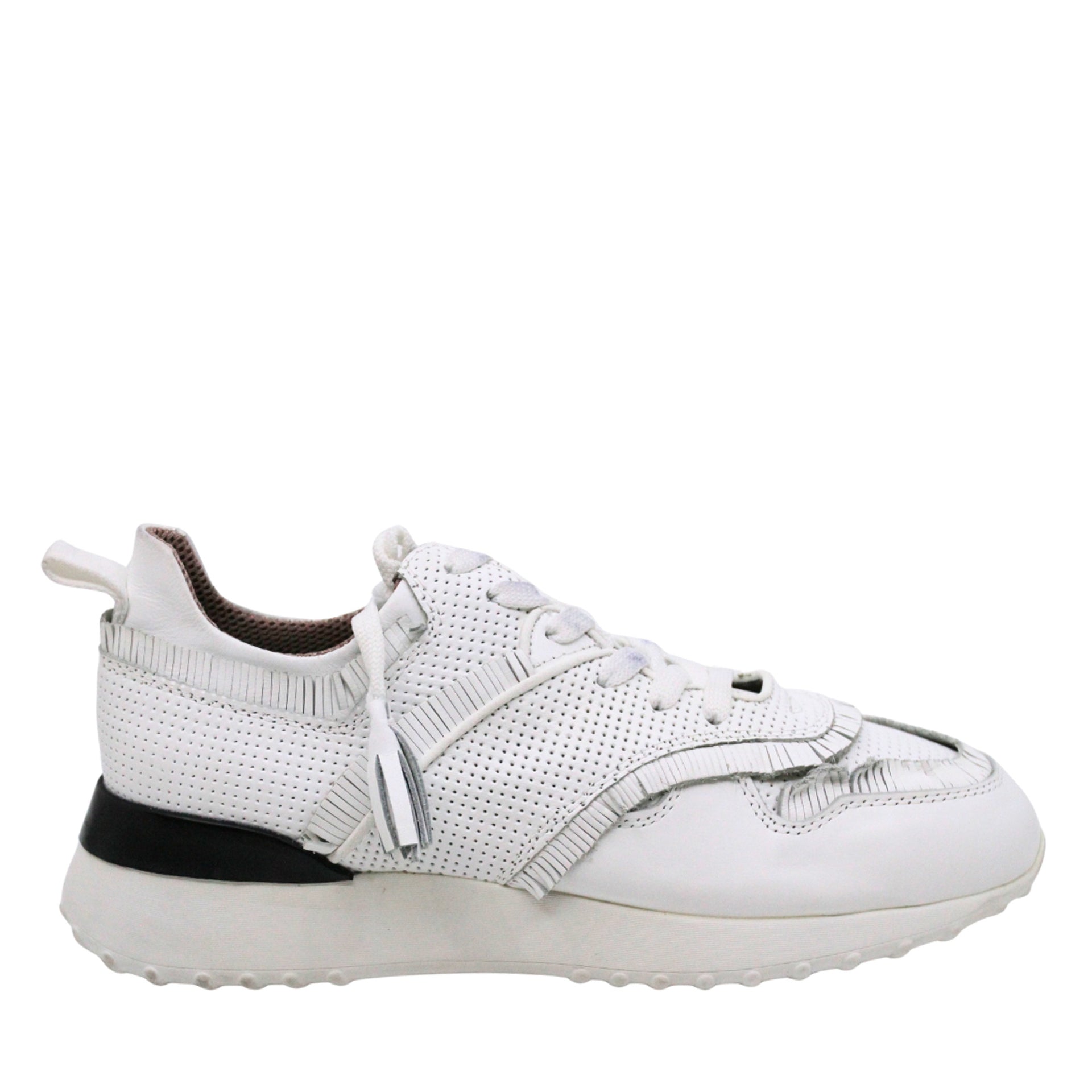 White / US WOMEN 9 / US MEN 8 / AU LADIES 9 / AU MEN 7 / EU 40 / UK 7
